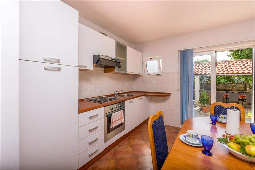 House K1, for 10 persons