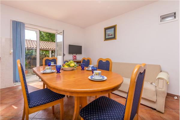 House K1, for 10 persons