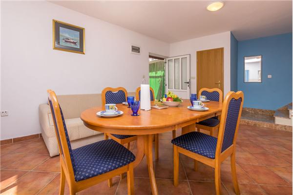 House K1, for 10 persons