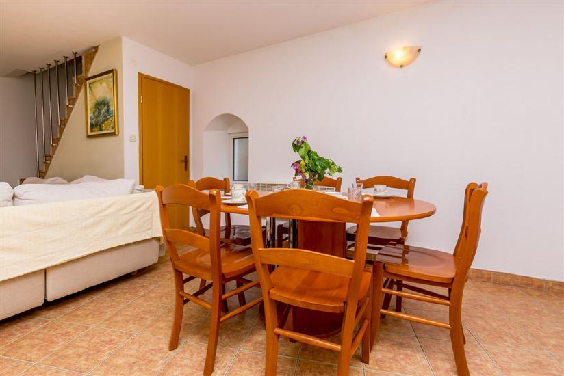 House K1, for 10 persons