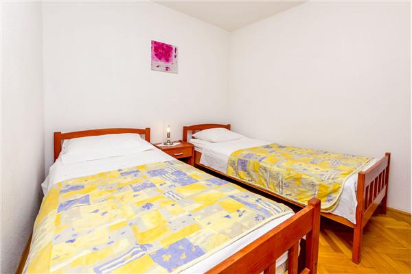 House K1, for 10 persons