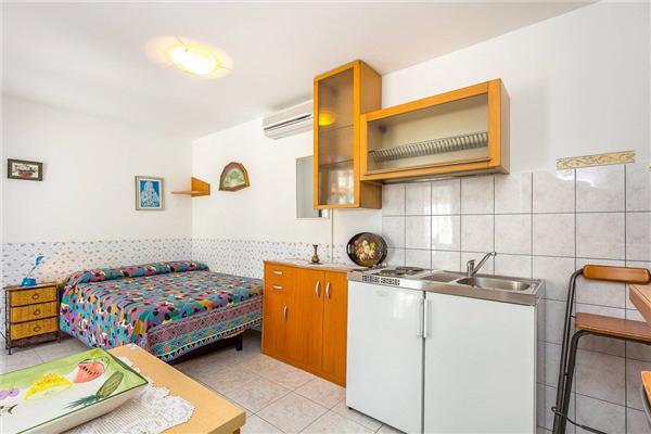 Apartment A1, for 6 persons