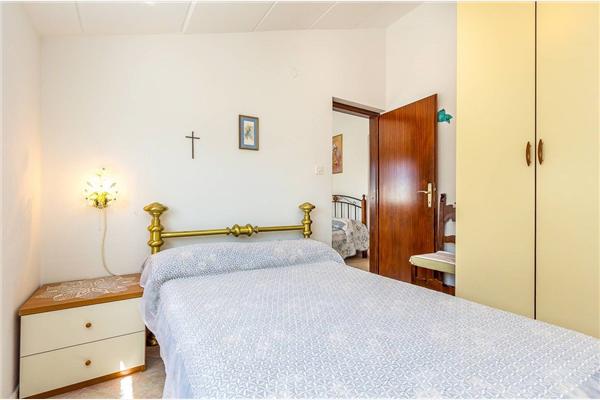 Apartment A1, for 6 persons