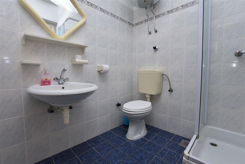 Apartment A2, for 6 persons