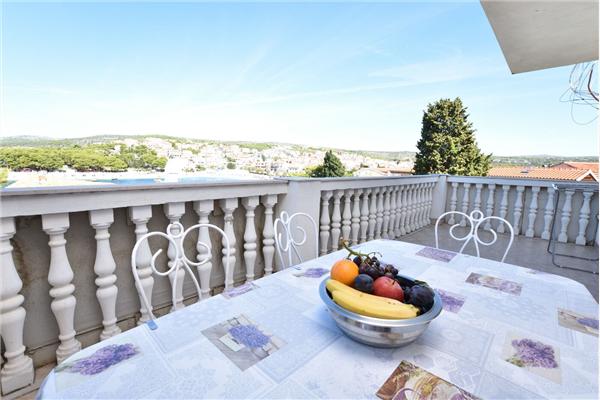 Apartment A2, for 6 persons