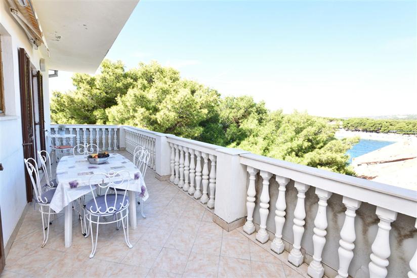 Apartment A2, for 6 persons