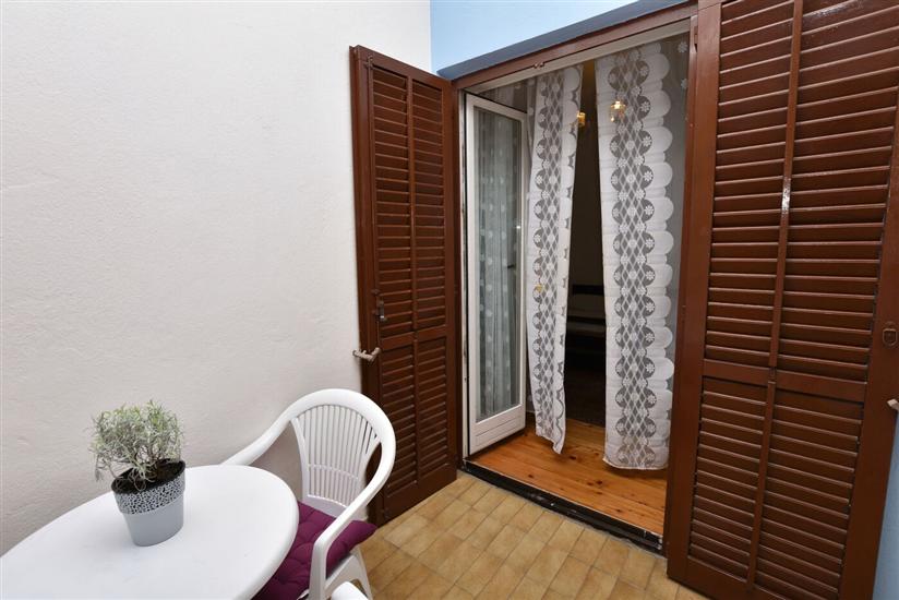 Room S1, for 2 persons