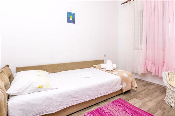 Apartment A1, for 5 persons