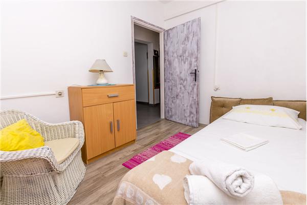 Apartment A1, for 5 persons