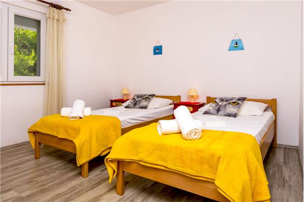 Apartment A1, for 5 persons