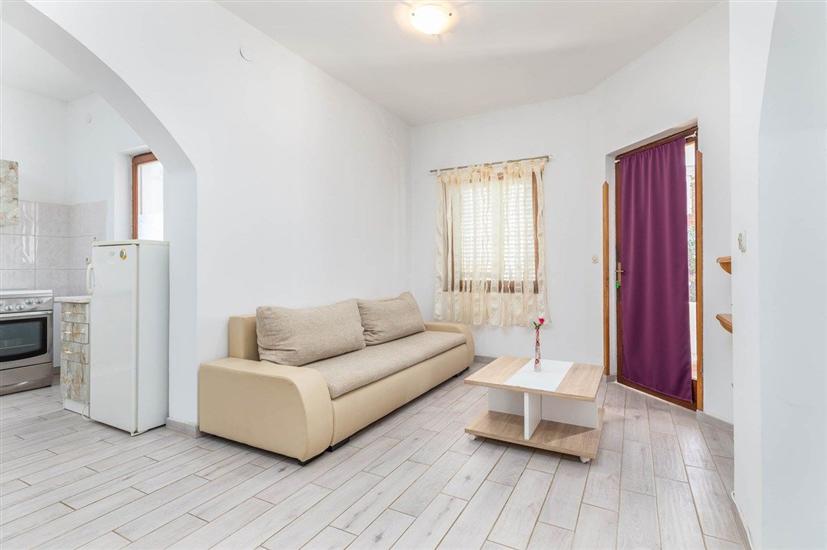 Apartment A2, for 6 persons