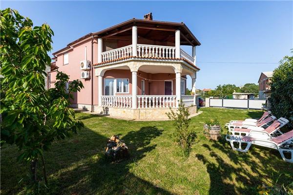 Apartment A2, for 6 persons