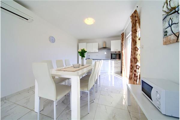 House A1, for 10 persons