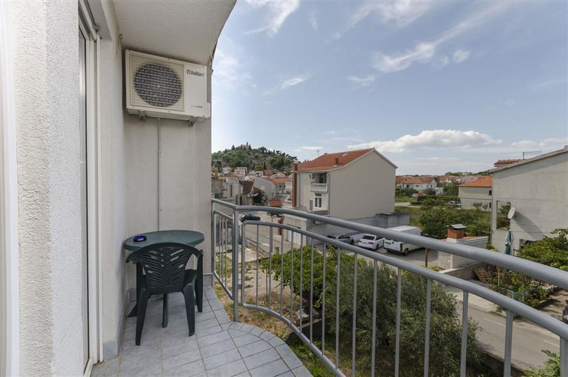 Room S1, for 2 persons