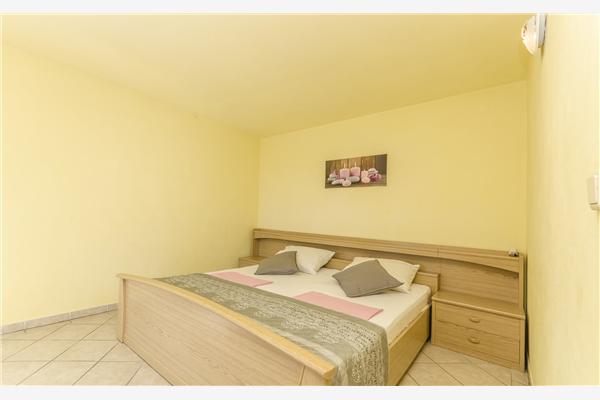 Apartment A1, for 3 persons