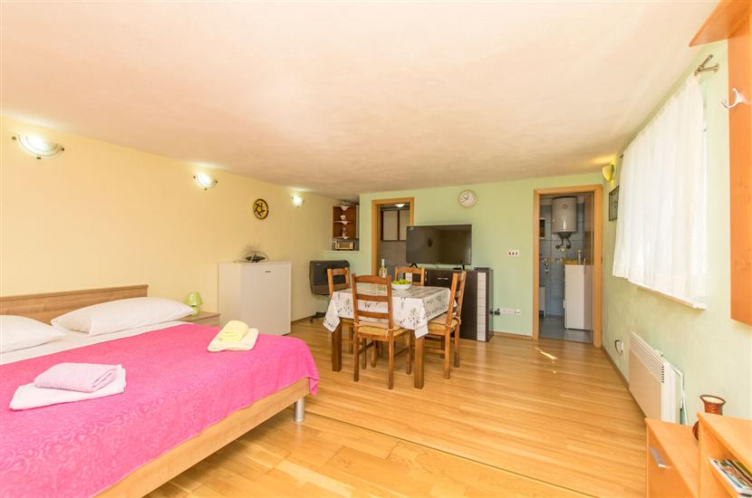 House K1, for 8 persons