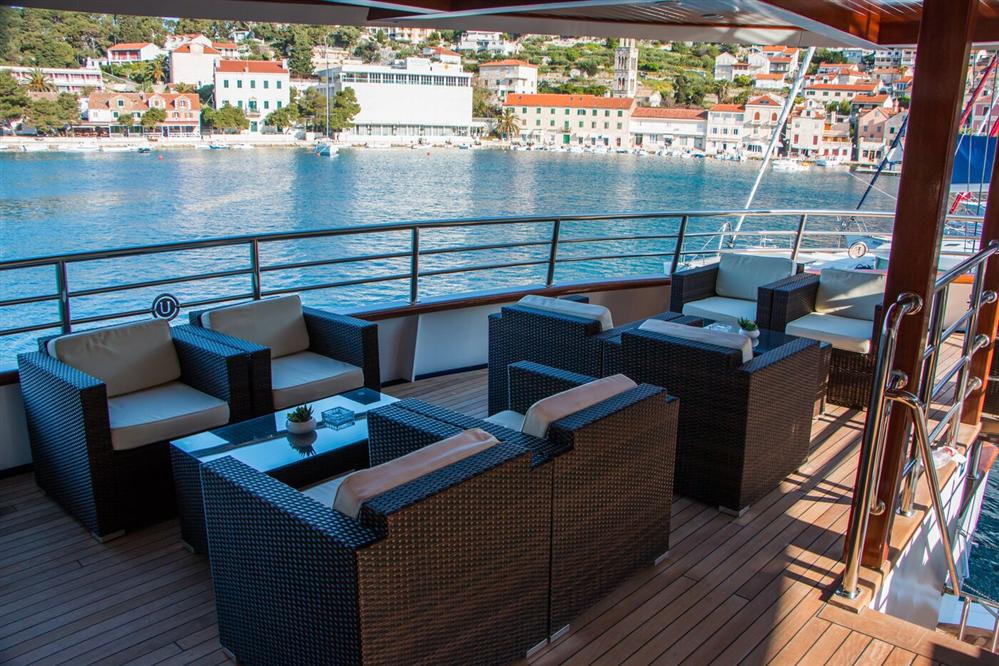 Futura-luxury-cruise-ship-sitting-area
