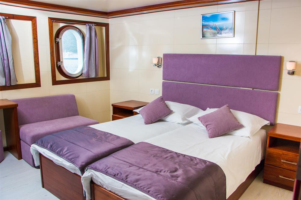 Futura-luxury-ship-twin-room