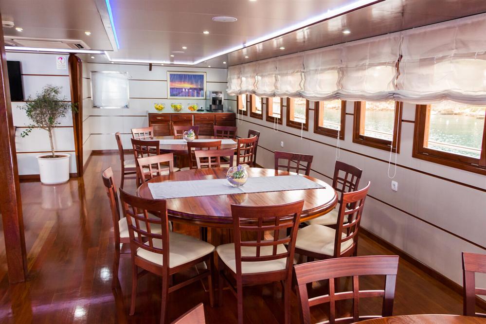 Futura-luxury-ship-dining-hall