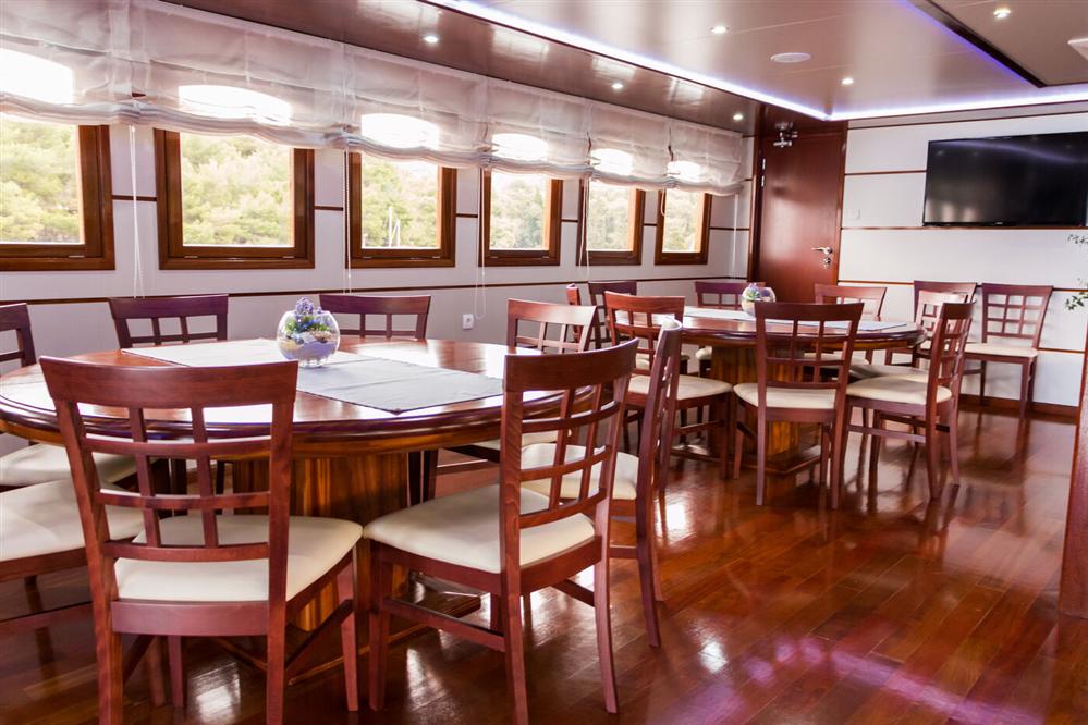 Futura-luxury-ship-dining-hall