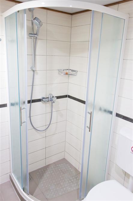 Futura-luxury-ship-shower