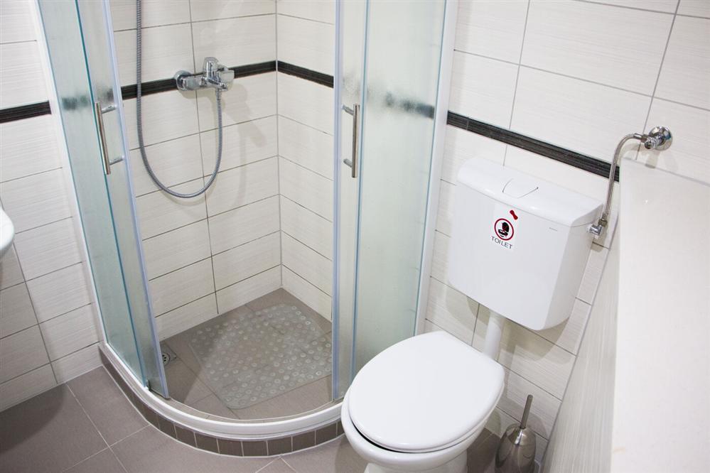 Futura-luxury-ship-toilett