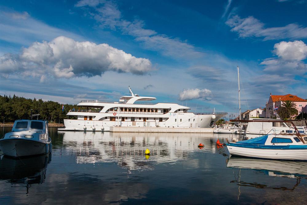 Futura-luxury-ship-side-view