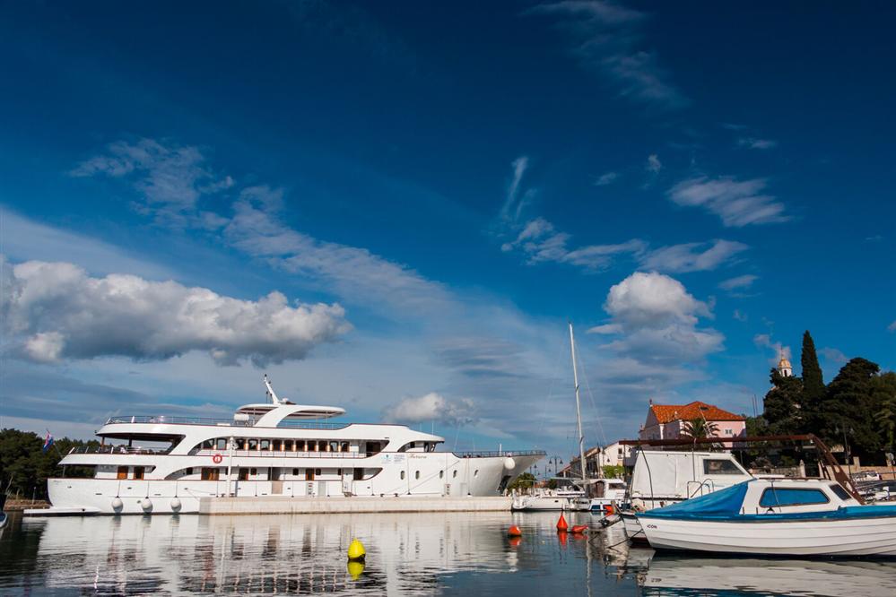 Futura-luxury-ship-side-view
