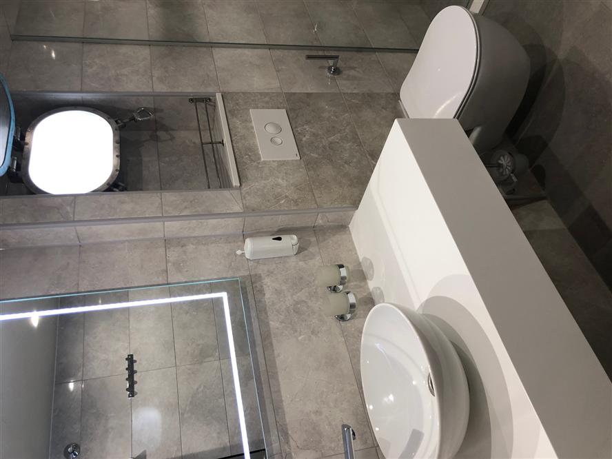 Nautilus-small-luxury-cruise-ship-bathroom