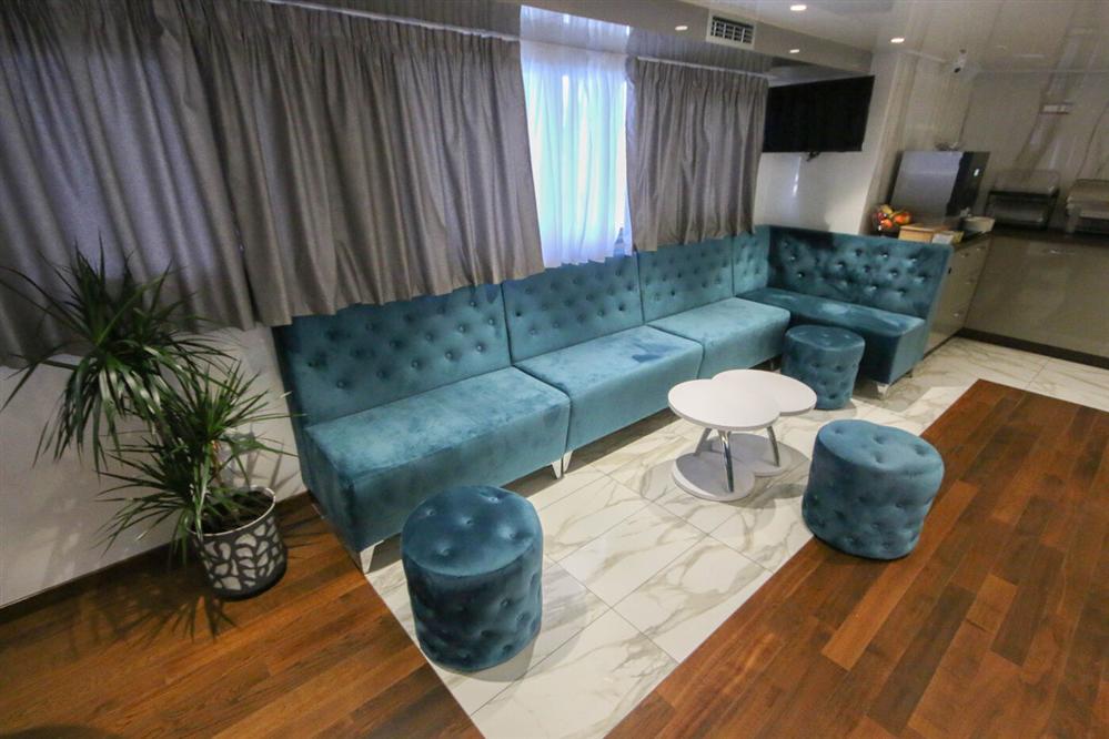 Nautilus-small-luxury-cruise-ship-sitting-area