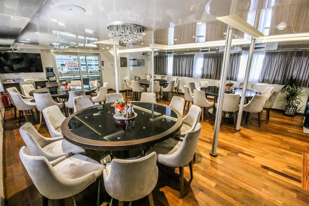 Nautilus-small-luxury-cruise-ship-dining-hall