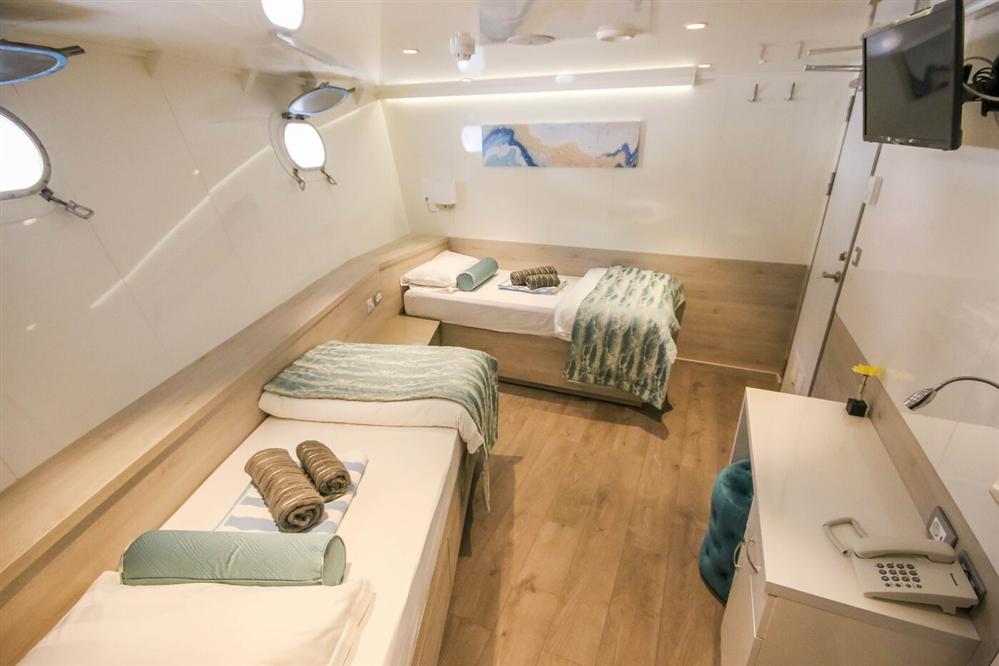 Nautilus-small-luxury-cruise-ship-double-cabin-single-beds