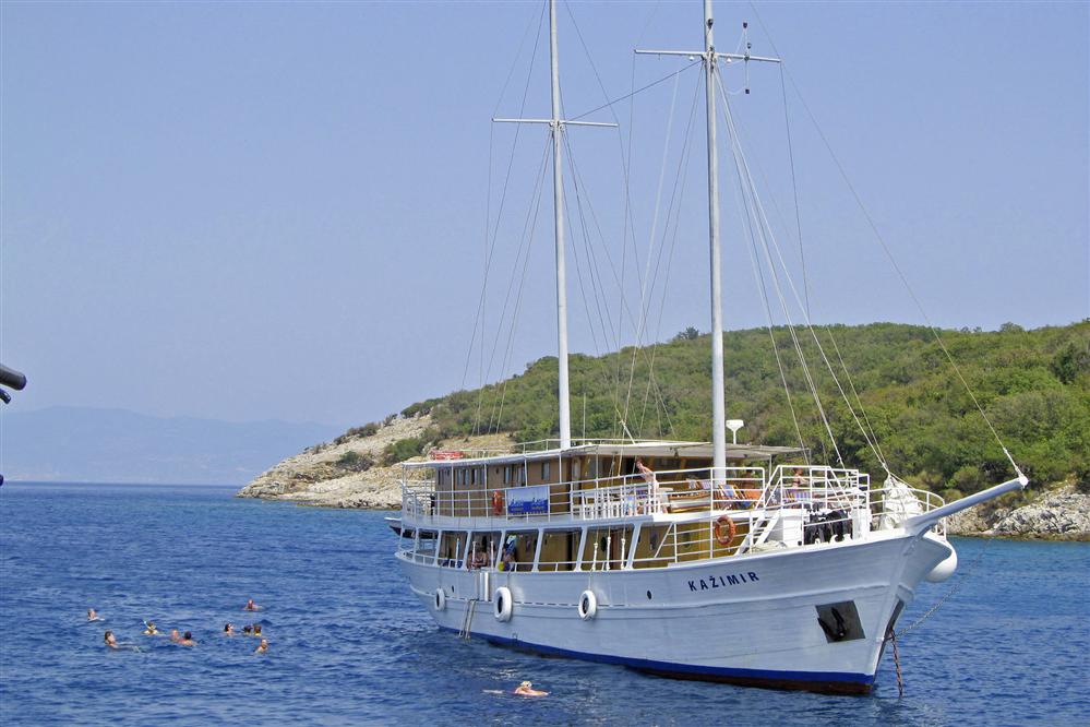 Kazimir-small-cruise-ship