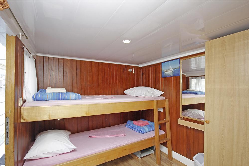 Kazimir-small-cruise-ship-double-cabin-bunk-beds
