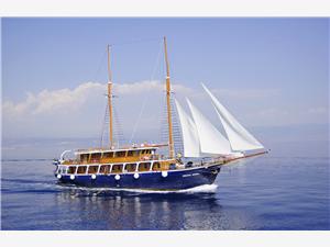 Kruna-Mora-small-cruise-ship-side-view