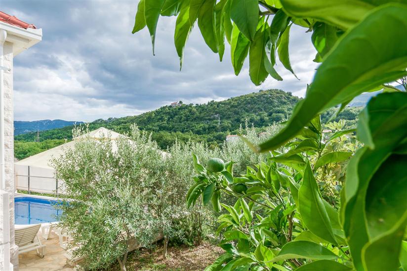 Villa Holiday home Zvečanje