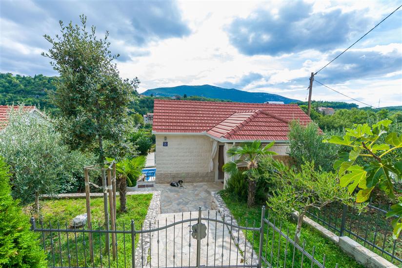 Villa Holiday home Zvečanje