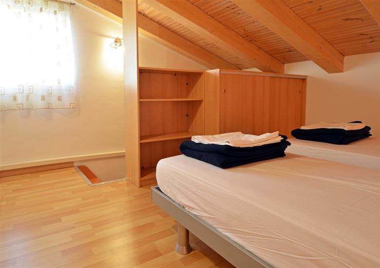 House K1, for 12 persons