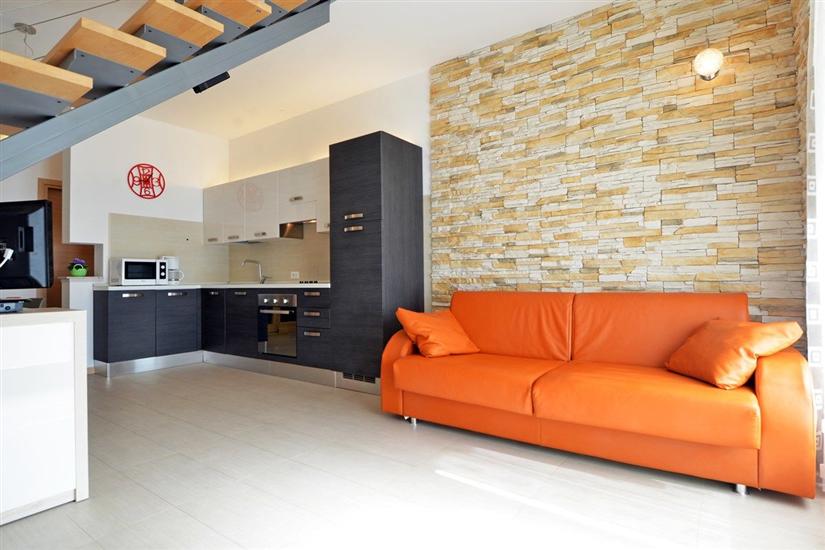 House K1, for 12 persons