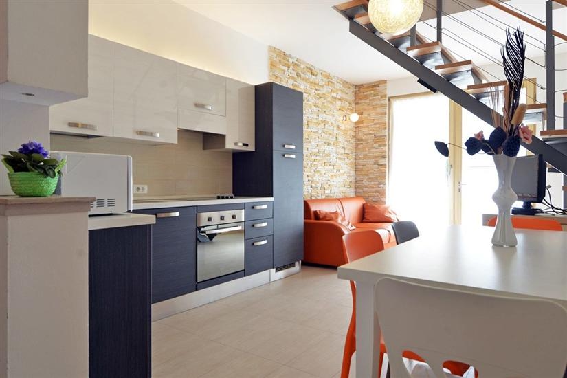 House K1, for 12 persons