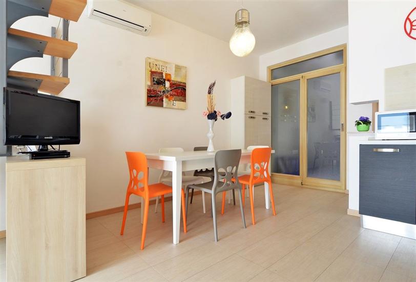 House K1, for 12 persons