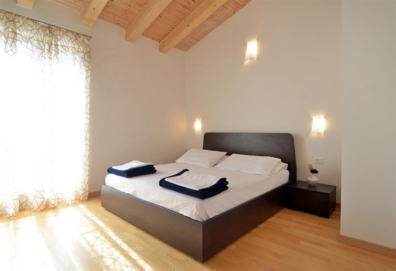 House K1, for 12 persons