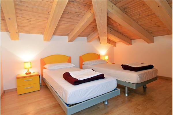 House K1, for 12 persons