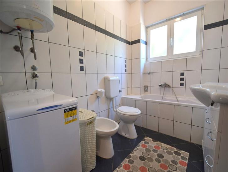 Apartment A1, for 8 persons