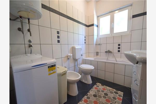 Apartment A1, for 8 persons