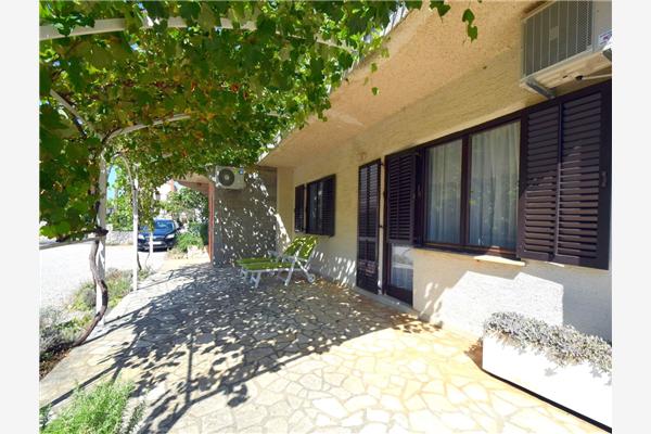 Apartment A1, for 8 persons