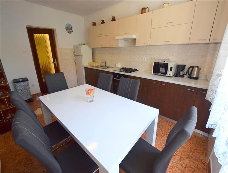 Apartment A1, for 8 persons