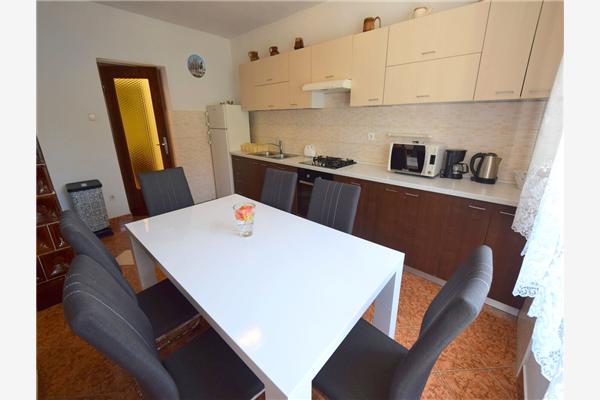 Apartment A1, for 8 persons