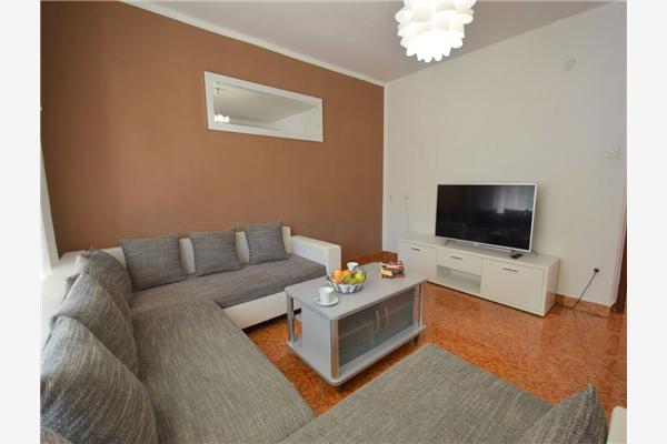 Apartment A1, for 8 persons