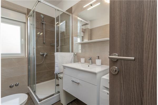 House K1, for 12 persons